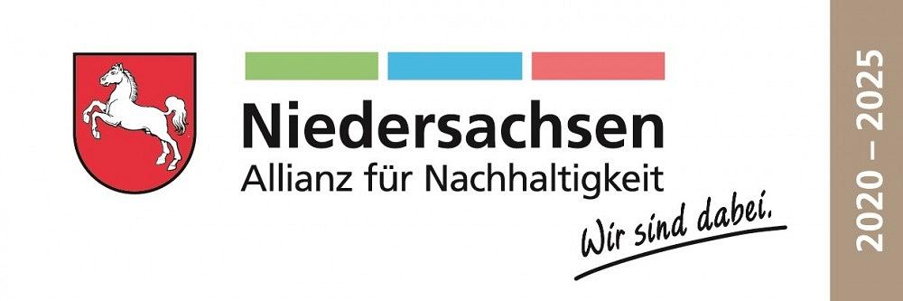 Logo der Niedersachsen Allianz für Nachhaltigkeit – Wir sind dabei Logo der Niedersachsen Allianz für Nachhaltigkeit mit Schriftzug „Wir sind dabei“ und Zeitraum 2020–2025